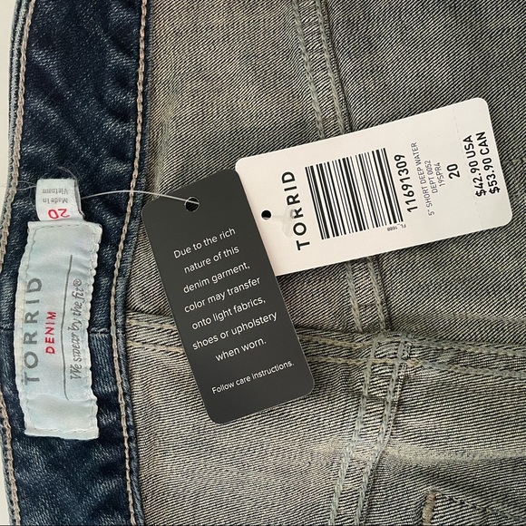 NWT torrid 5” inseam denim shorts size 20 - Picture 2 of 6